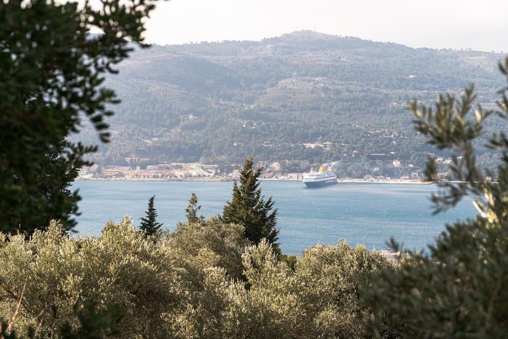 Beautiful Cottage Over-Viewing Samos Bay. Luaran gambar