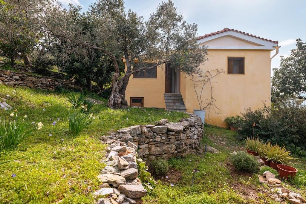 Beautiful Cottage Over-Viewing Samos Bay. Luaran gambar