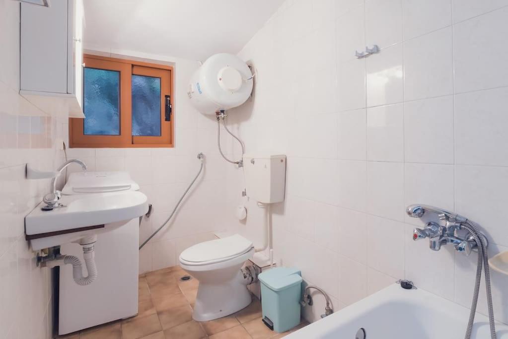 Beautiful Cottage Over-Viewing Samos Bay. Luaran gambar