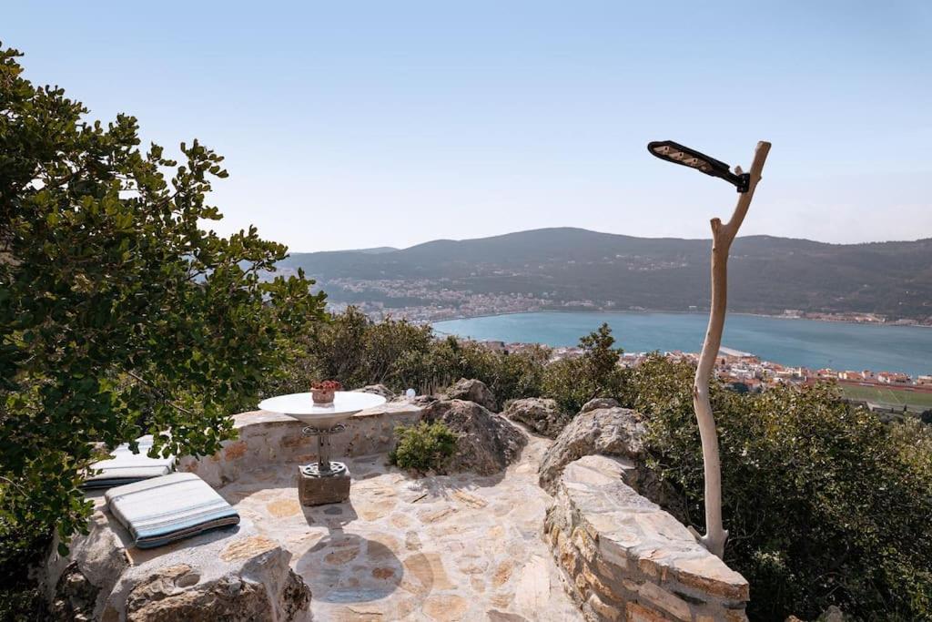 Beautiful Cottage Over-Viewing Samos Bay. Luaran gambar